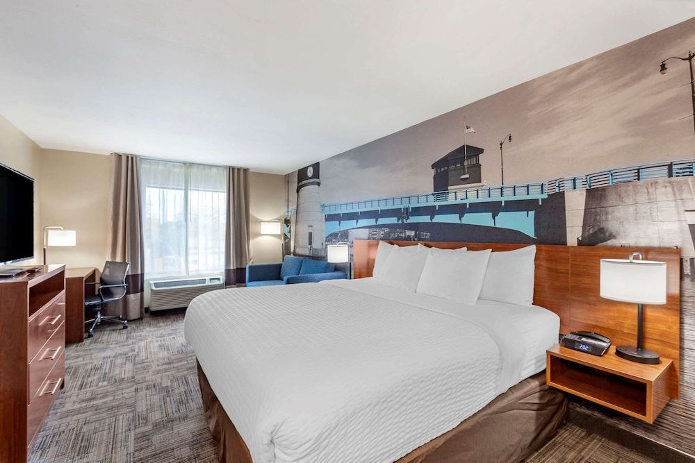 Clarion Pointe Racine - Mount Pleasant 1
