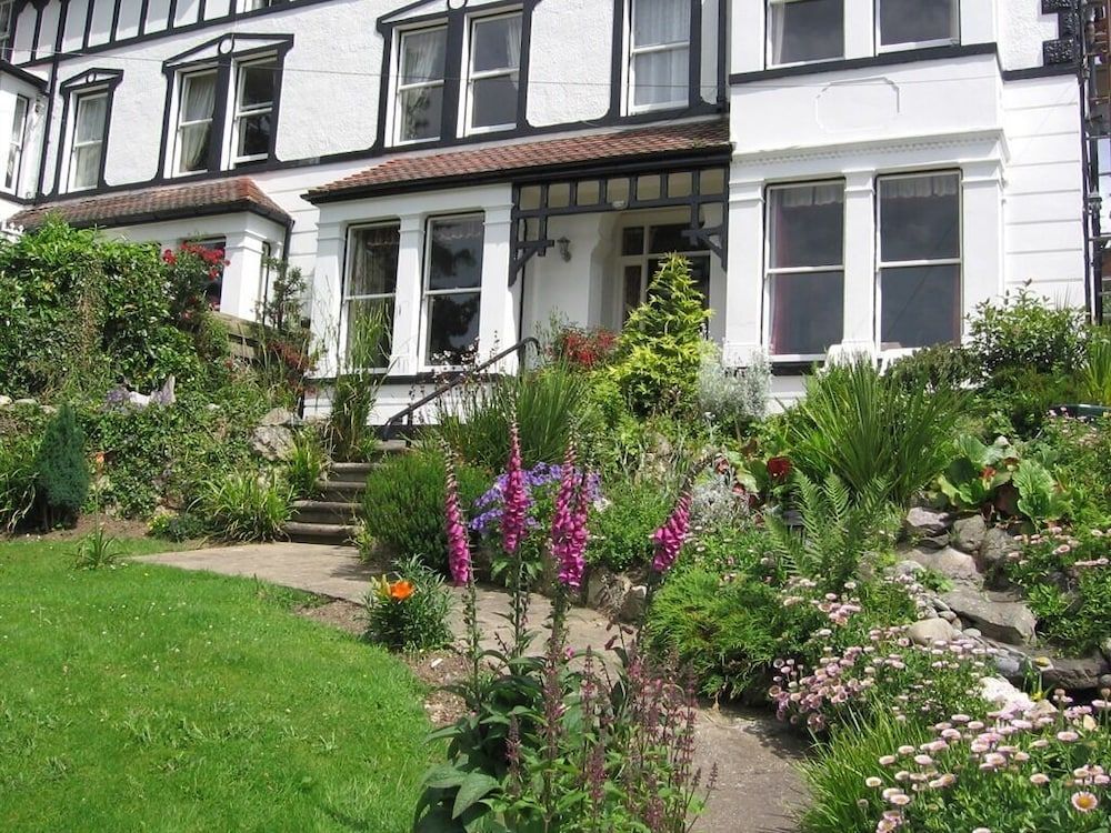 Bryn Derwen Guest House 1