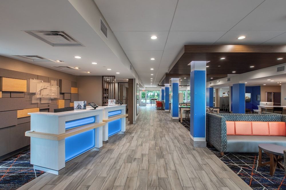 Holiday Inn Express & Suites GREENVILLE - TAYLORS by IHG 2