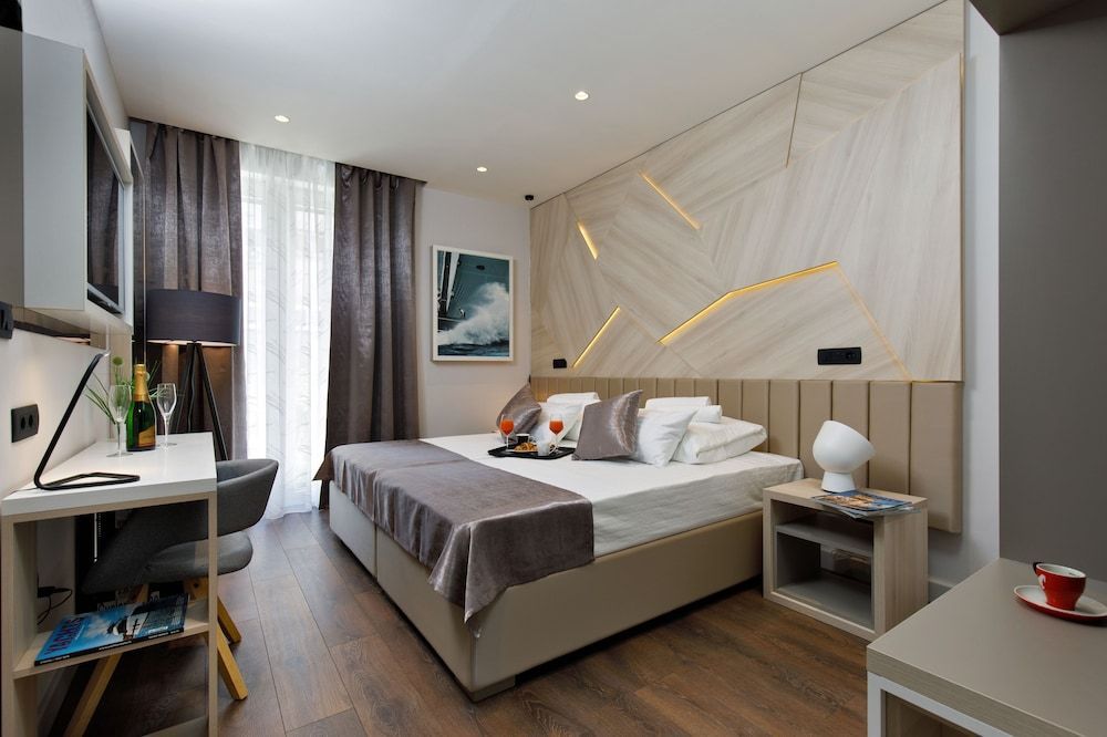 Sailor Boutique Rooms 1