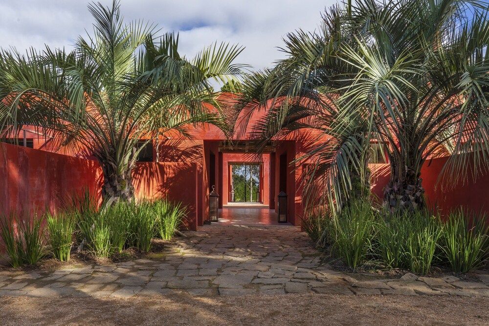 LUZ Culinary Wine Lodge 1