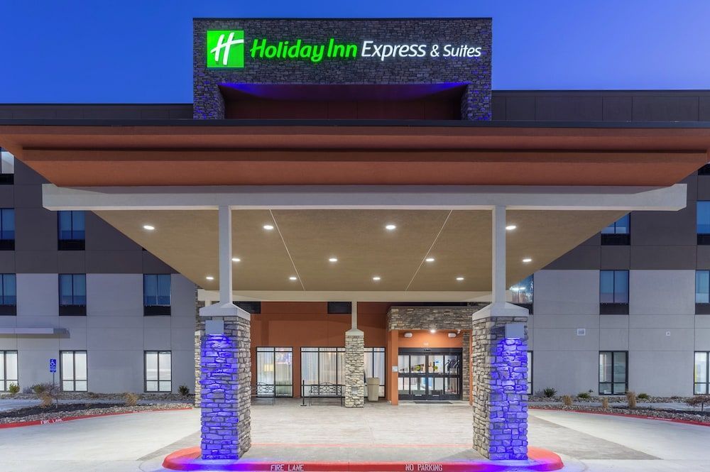 Holiday Inn Express & Suites KEARNEY by IHG 1