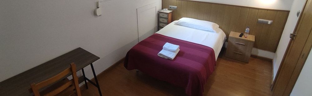 Hostal Cruce 2