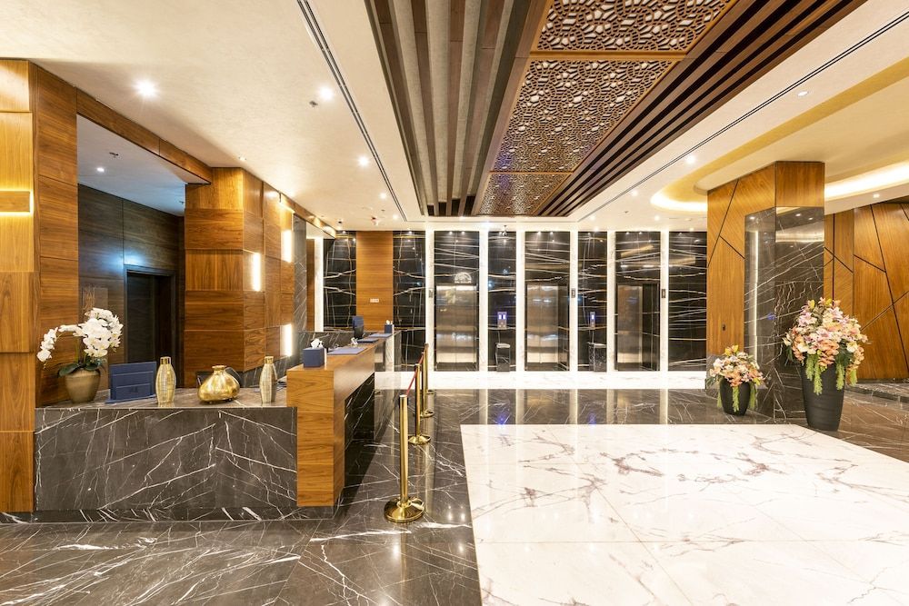 Luxe Grand Hotel Apartments 2