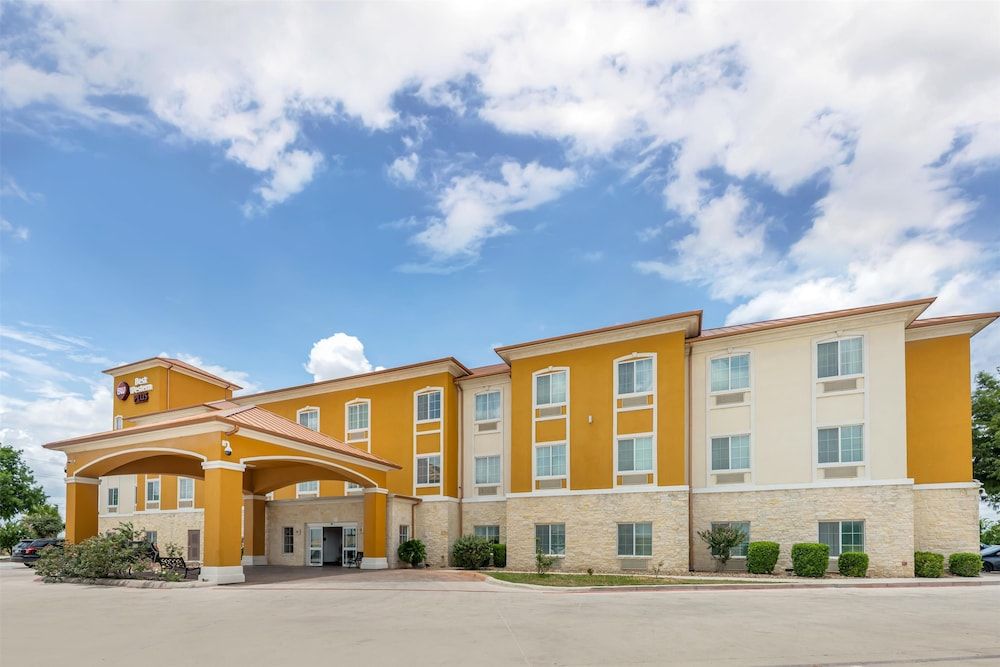 Best Western Plus San Antonio East Inn & Suites 1