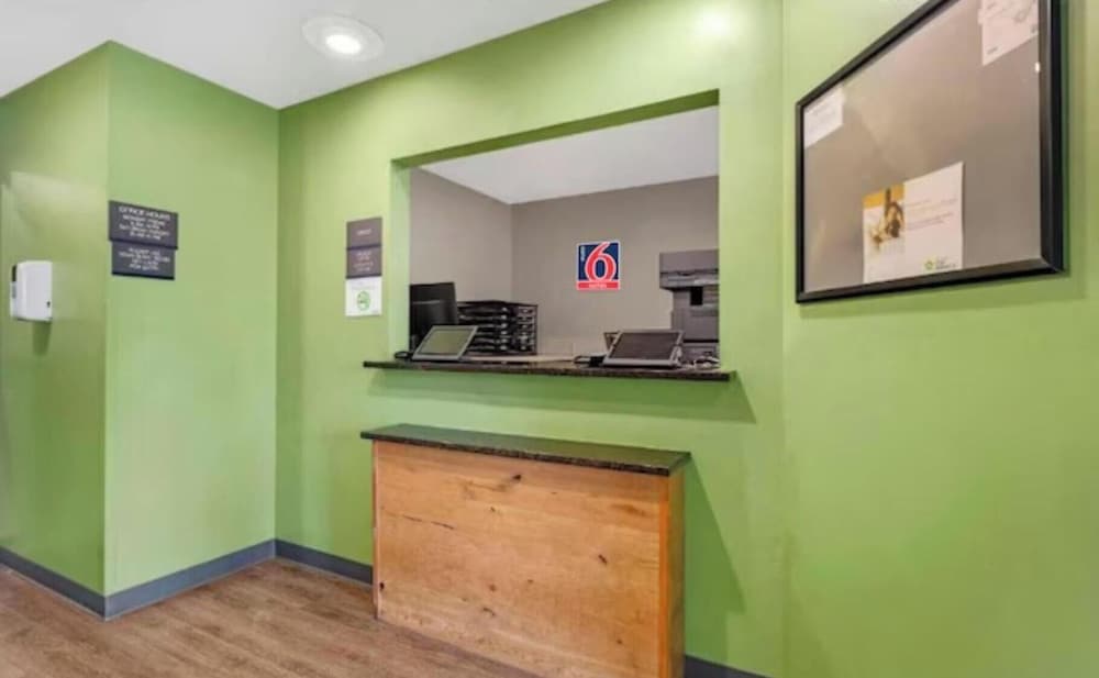 Studio 6 Extended Stay Fort Myers FL 2