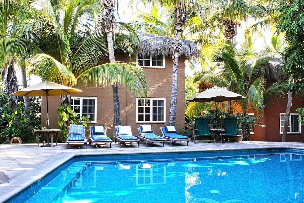 The Bungalows Hotel 1