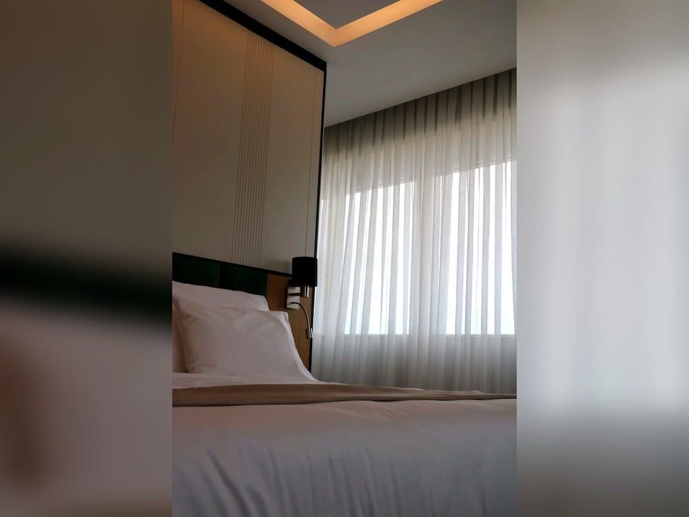 Cosmo Hotel Downtown 2