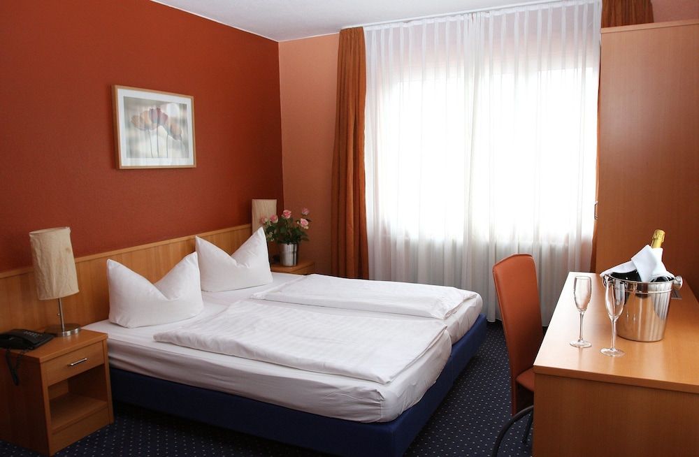 Hotel Apartments Restaurant CALA LUNA 2