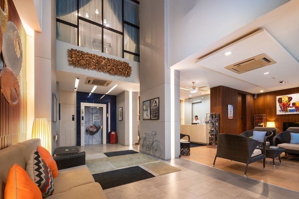 iCheck inn Gems Center Silom 2