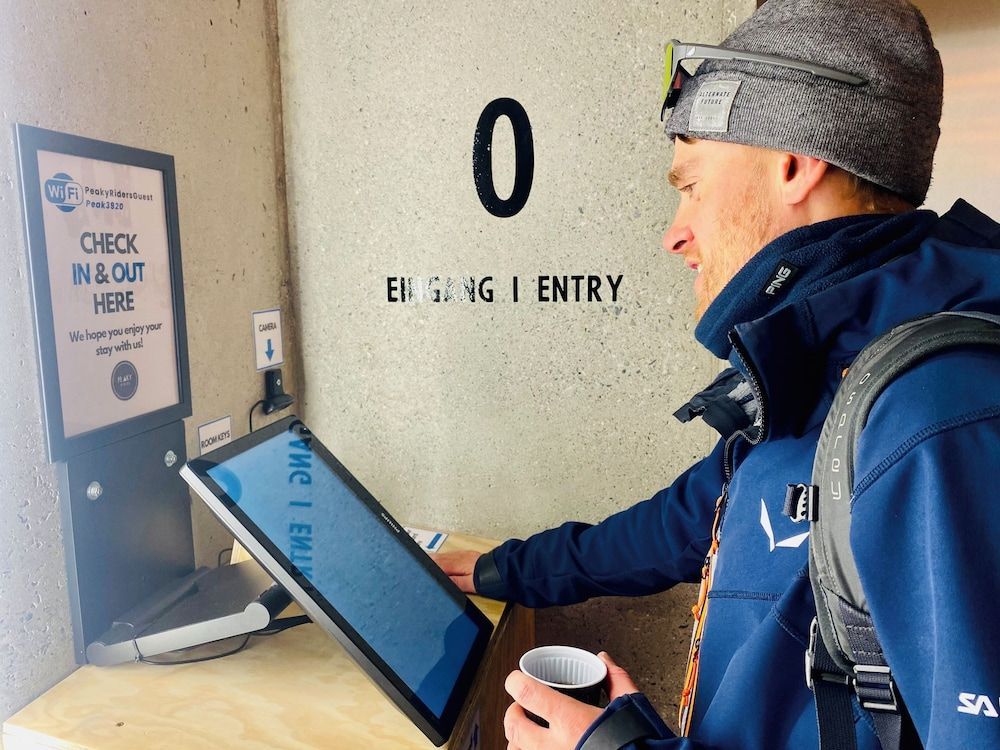 Peaky Riders Self Check-in Hotel 2