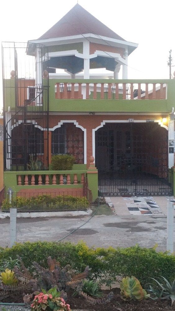 Victoria's Place 1