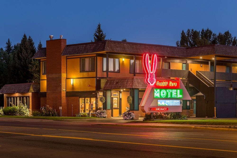 Rabbit Ears Motel 1
