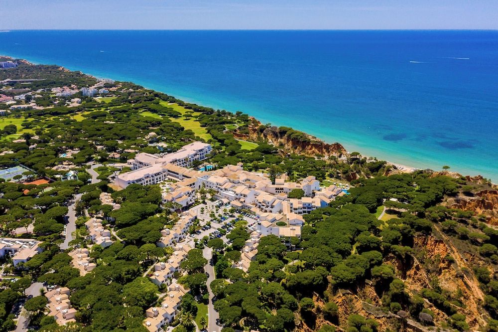 Pine Cliffs Village 1