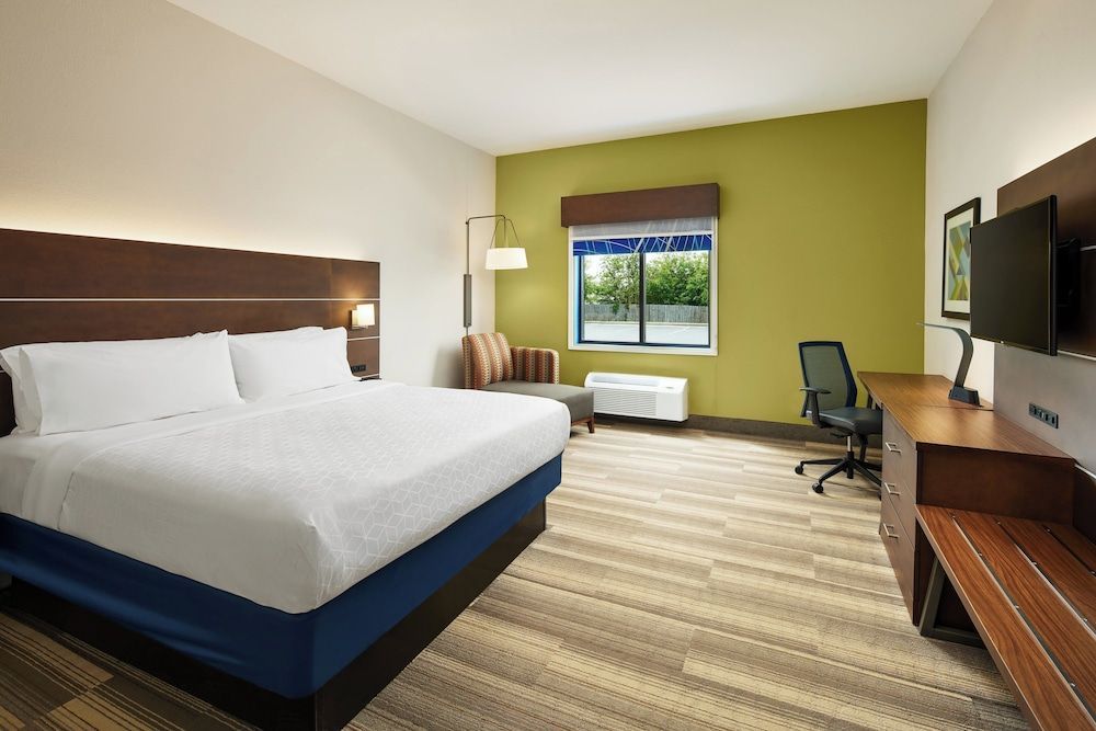 Holiday Inn Express & Suites PANAMA CITY-TYNDALL by IHG 2