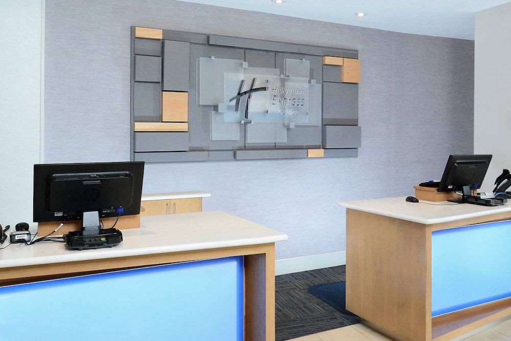 Holiday Inn Express & Suites RALEIGH DURHAM AIRPORT AT RTP by IHG 2
