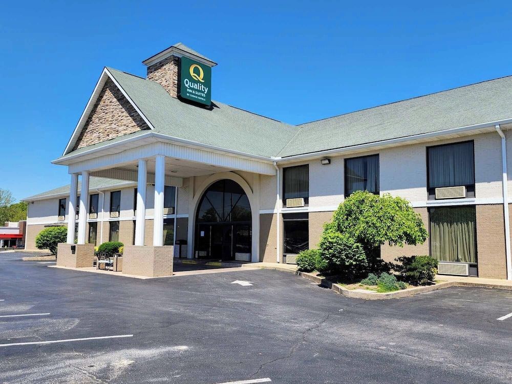 Quality Inn & Suites Somerset Downtown 1