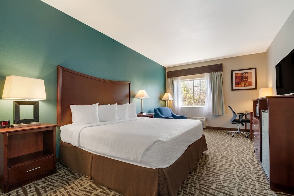 SureStay Plus Hotel by Best Western Topeka 1