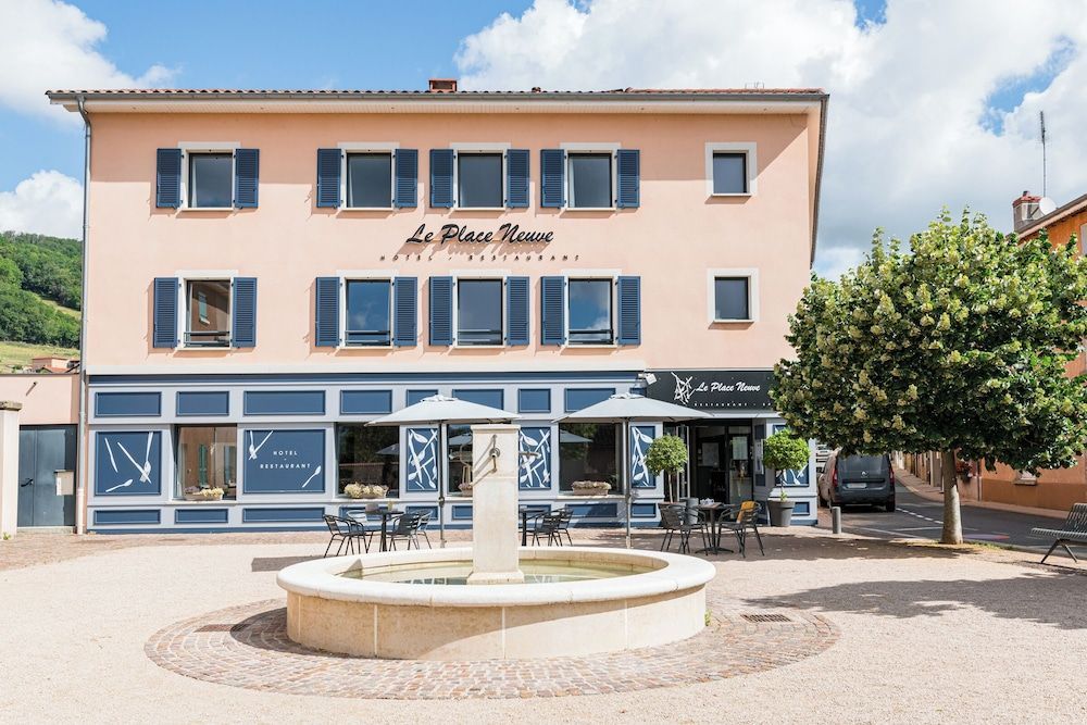 Le Place Neuve 1