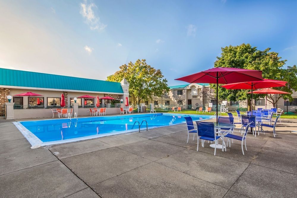 Cayuga Blu Hotel 1