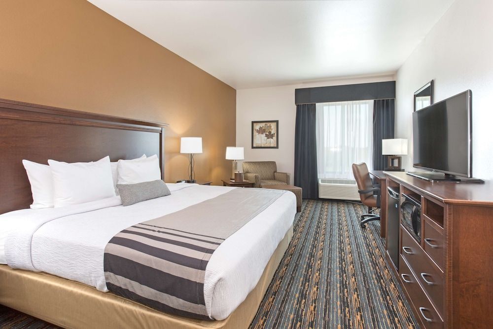 Best Western Plus Lincoln Inn & Suites 1
