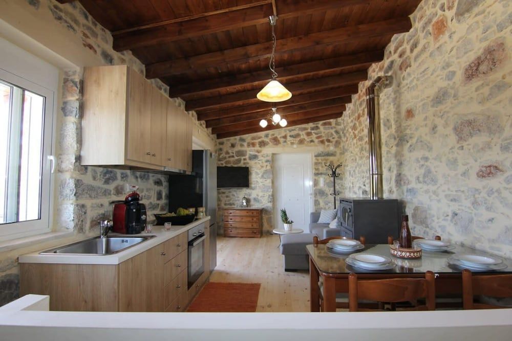 Malia Stone Residence - Secluded Cozy Retreat 1