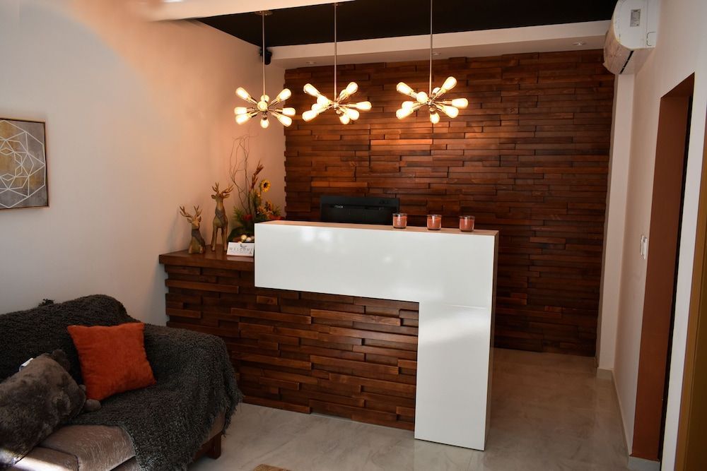 California Comfort & Suites 2
