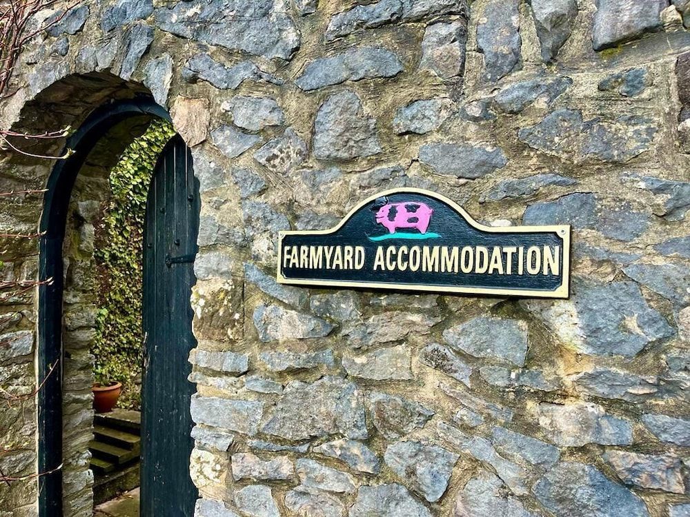 Farmyard Inn Youlgreave 2