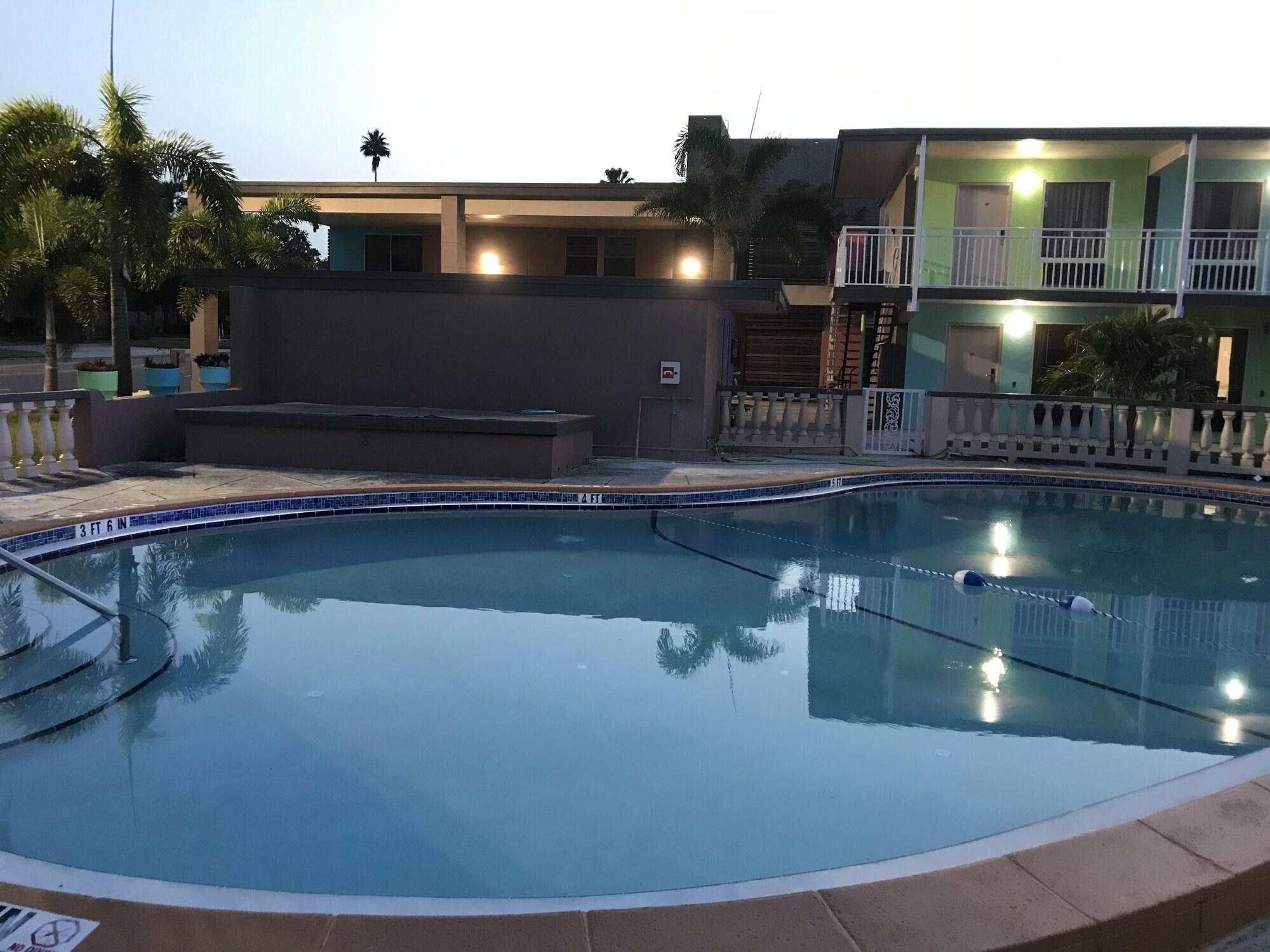 Tropical Inn & Suites, downtown clearwater 1