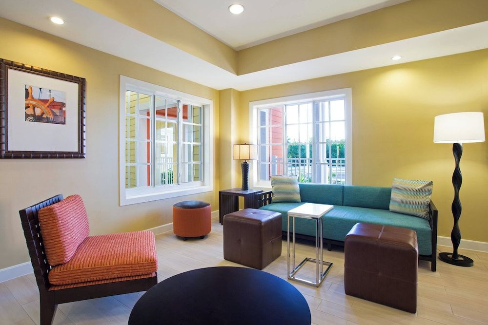 Fairfield Inn & Suites by Marriott Key West 2