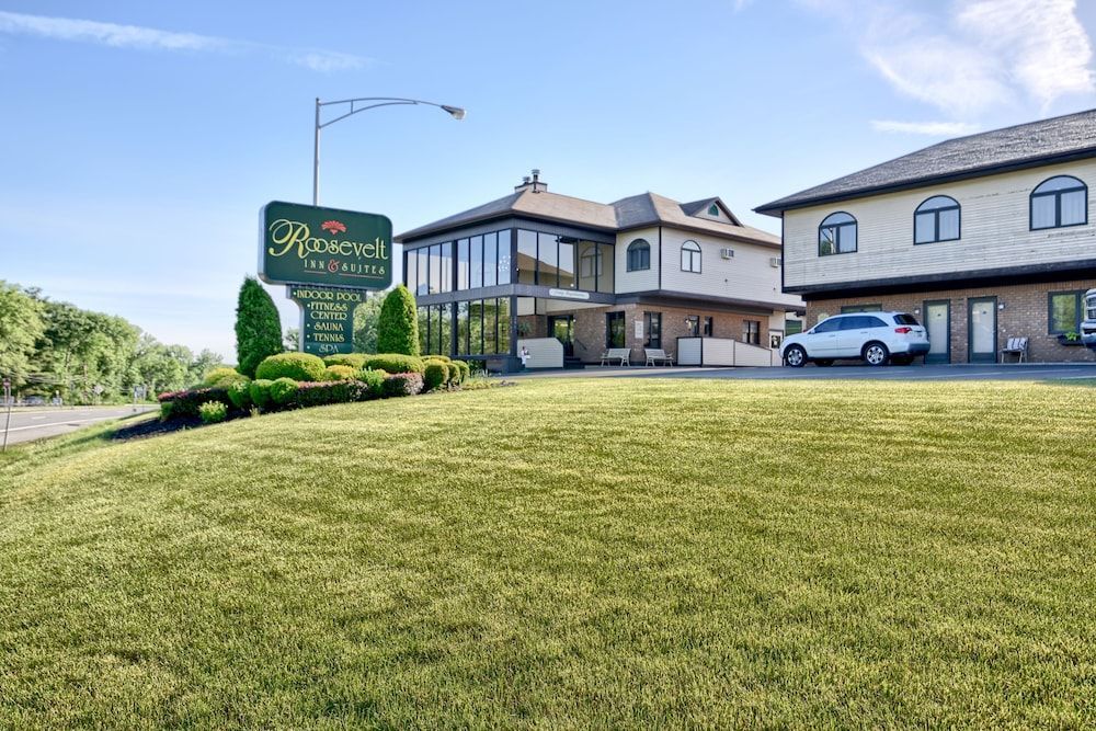 Roosevelt Inn & Suites Saratoga Springs 1