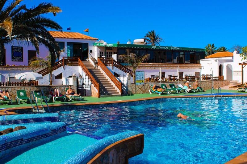 Castillo Beach Club Apartments 1