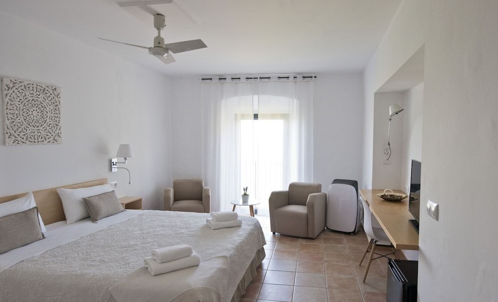 Hostal la Salut de Terrades 2