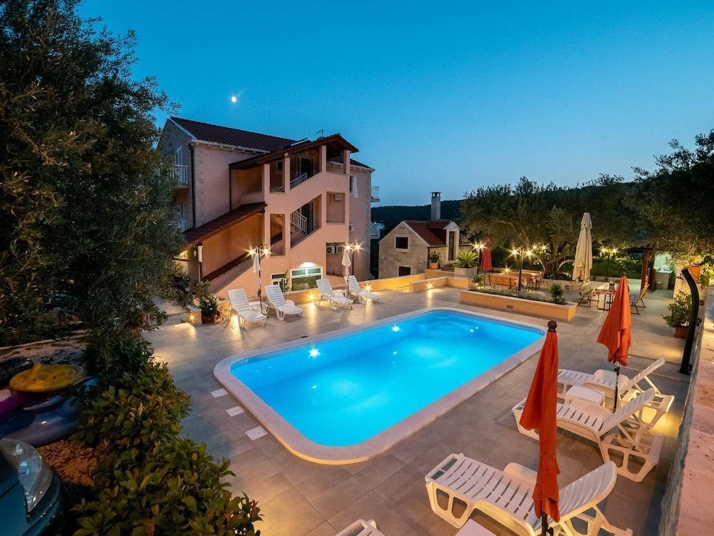 Apartments Njiric 1