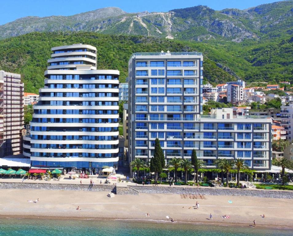 Royalis Suites 1