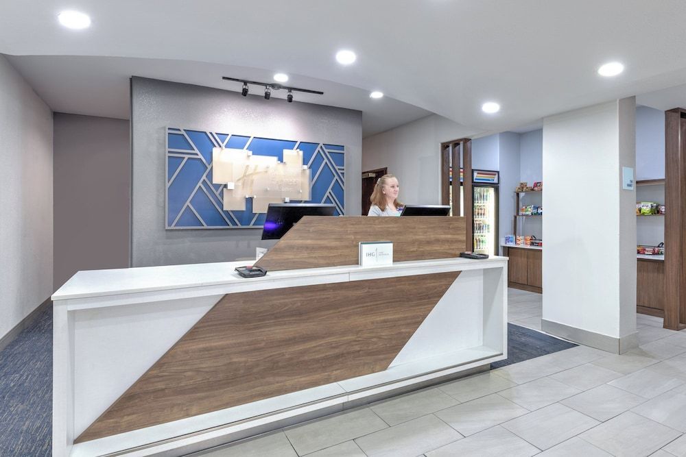Holiday Inn Express & Suites GRANBURY by IHG 1