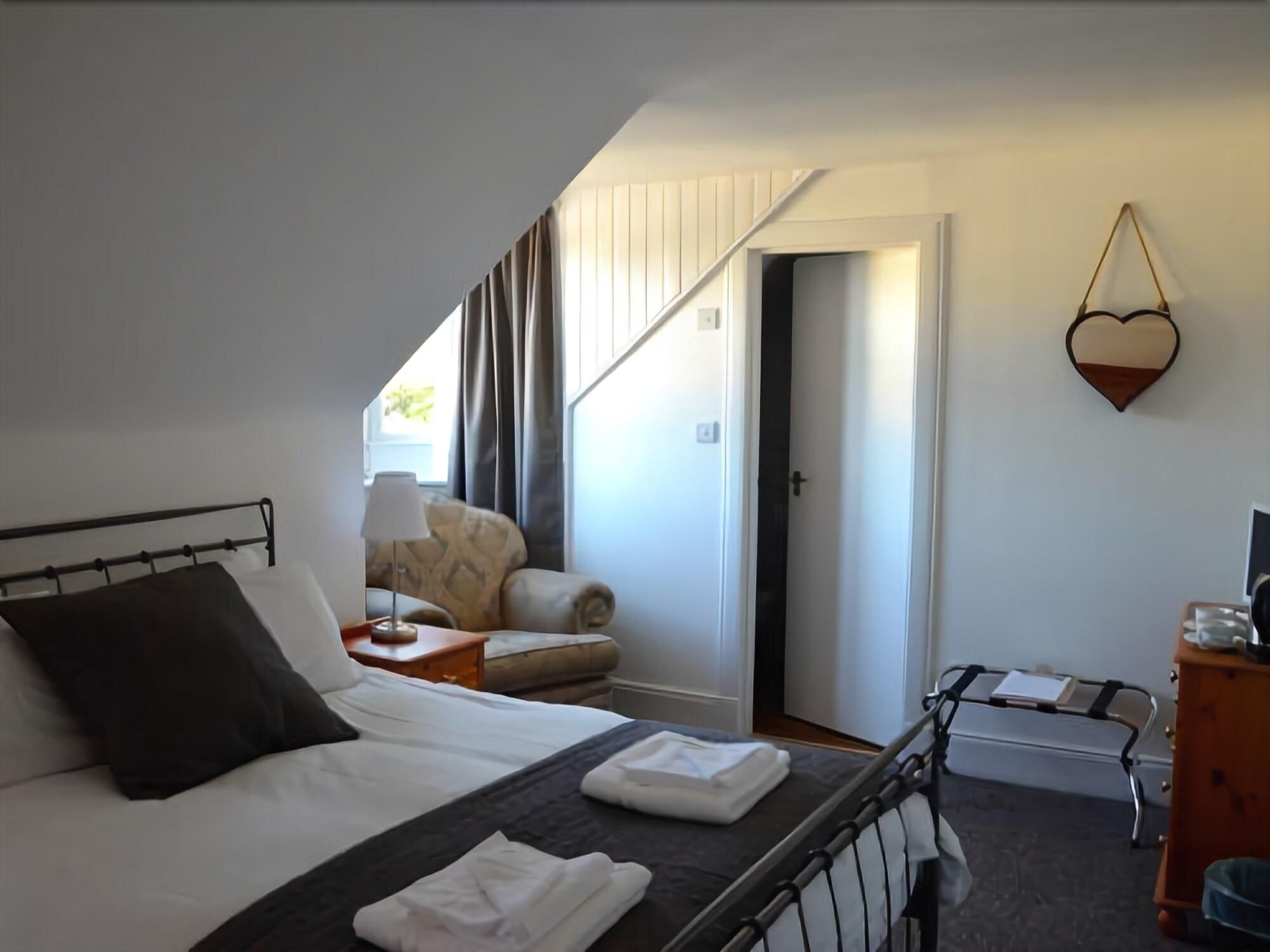 The Courie Inn 1