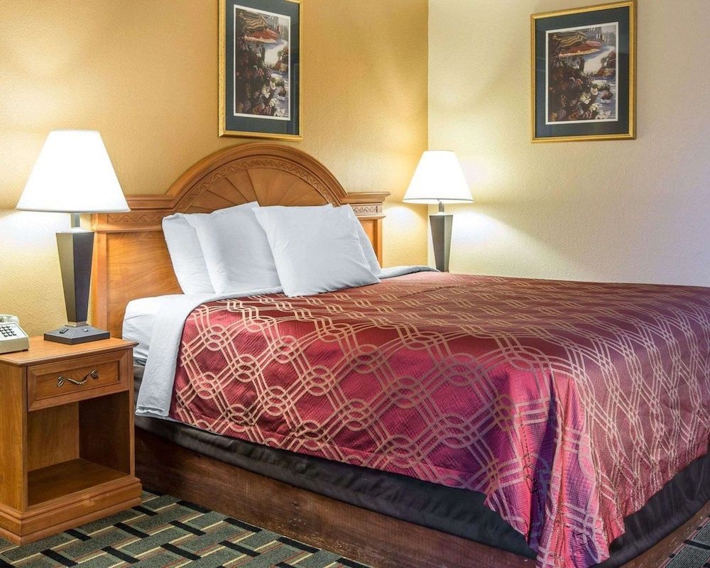 Econo Lodge Dalton West 1