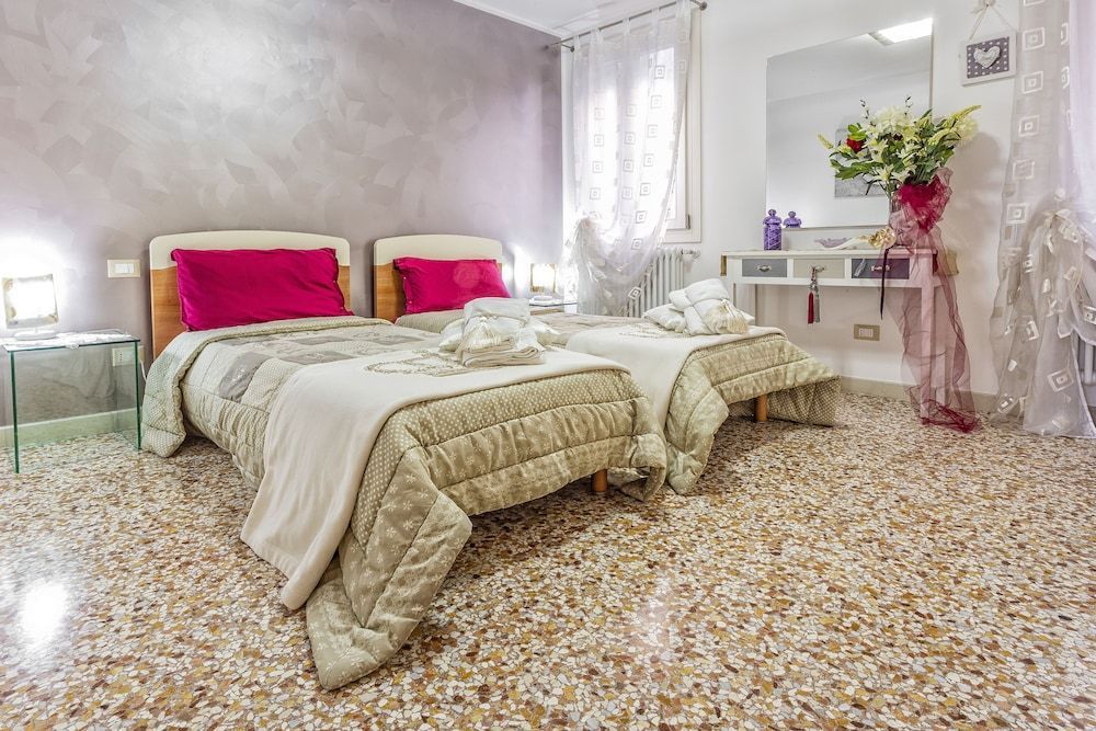 Venice Dream House Tosca 2