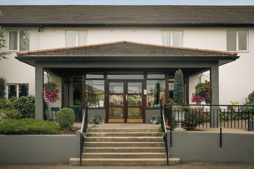 Downhill Inn 1
