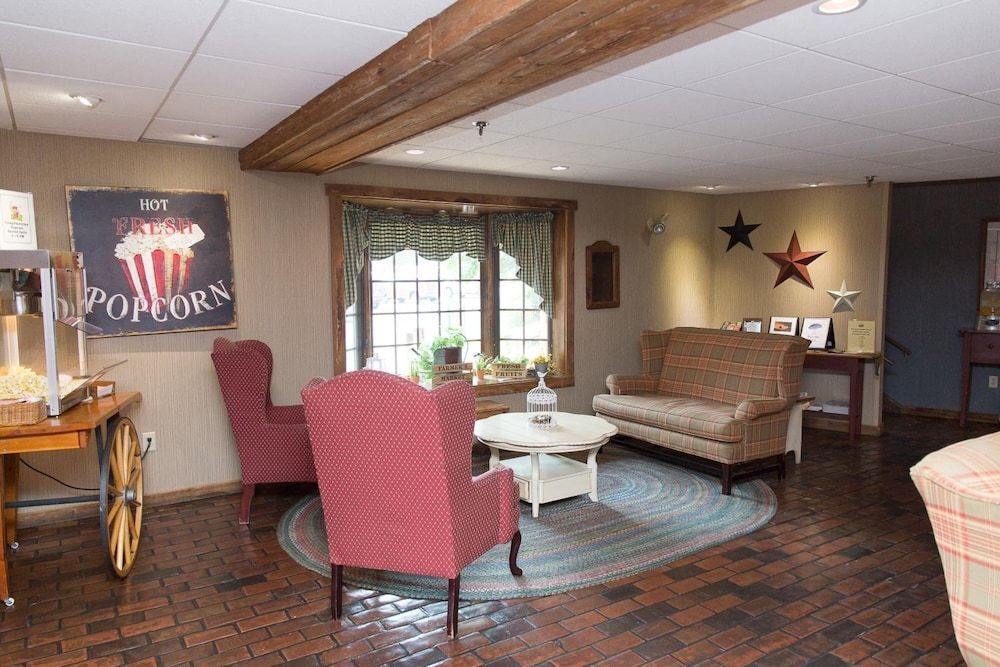 The Country Inn of Lancaster 2