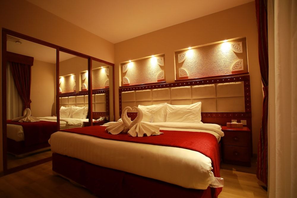 Al Liwan Suites Rawdat Al Khail 2