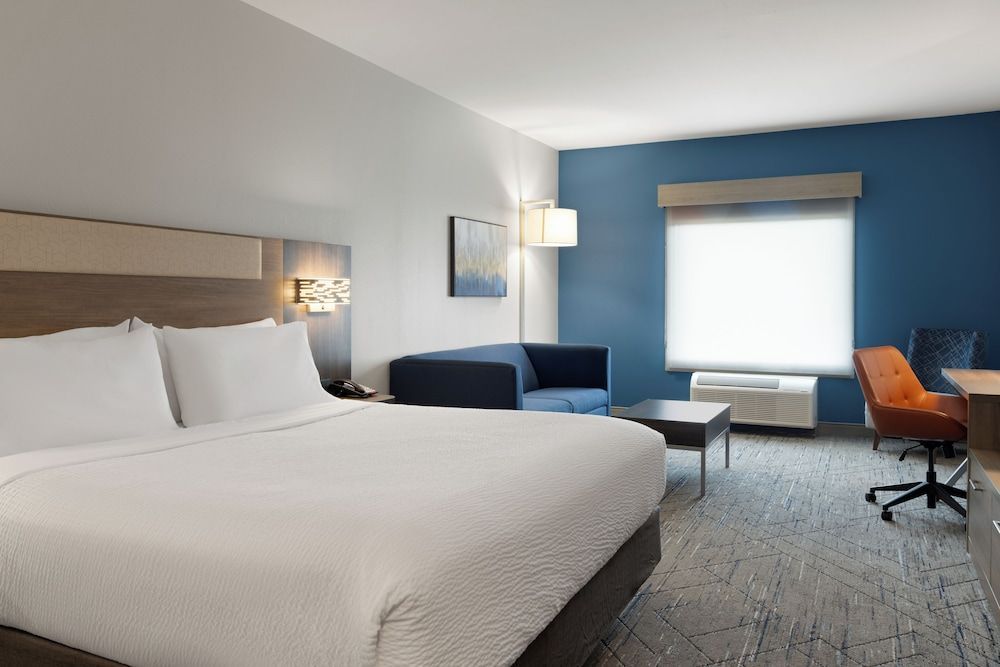 Holiday Inn Express & Suites Meridian I-20 by IHG 2