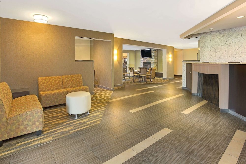 Hawthorn Extended Stay by Wyndham Cincinnati/Sharonville 2