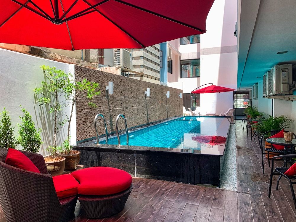 Scandia Beach Hotel - Soi 7 Best Location - 200m to Beach next to Food Market 1