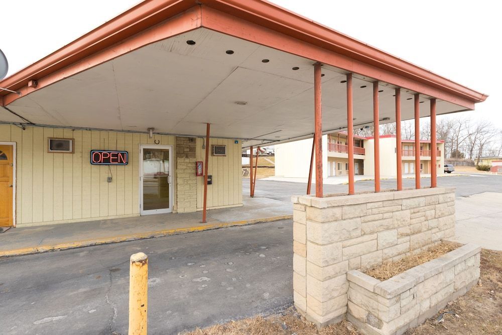 Cozy Rest Motel 2
