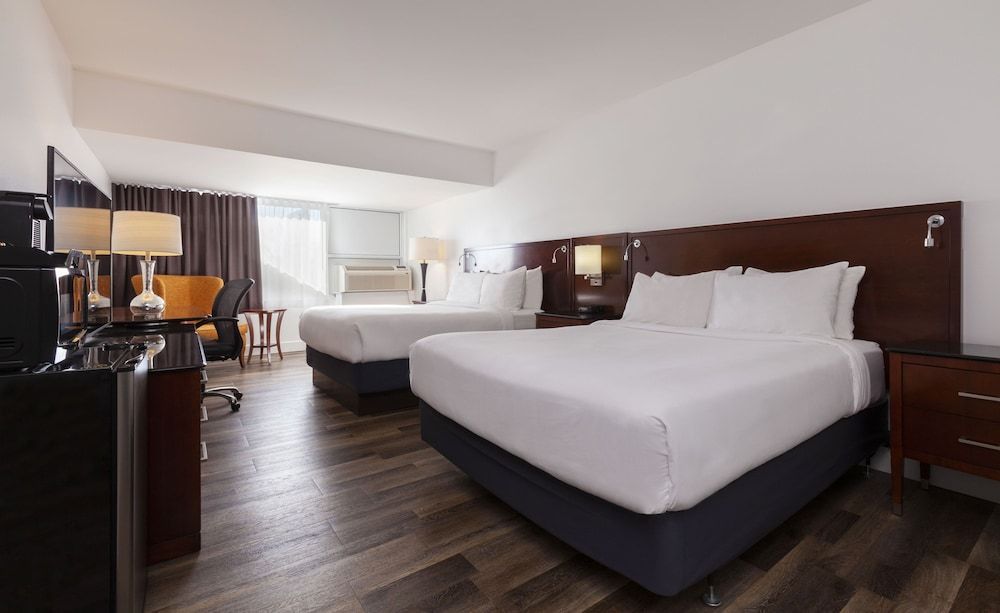 Strata Hotel 1