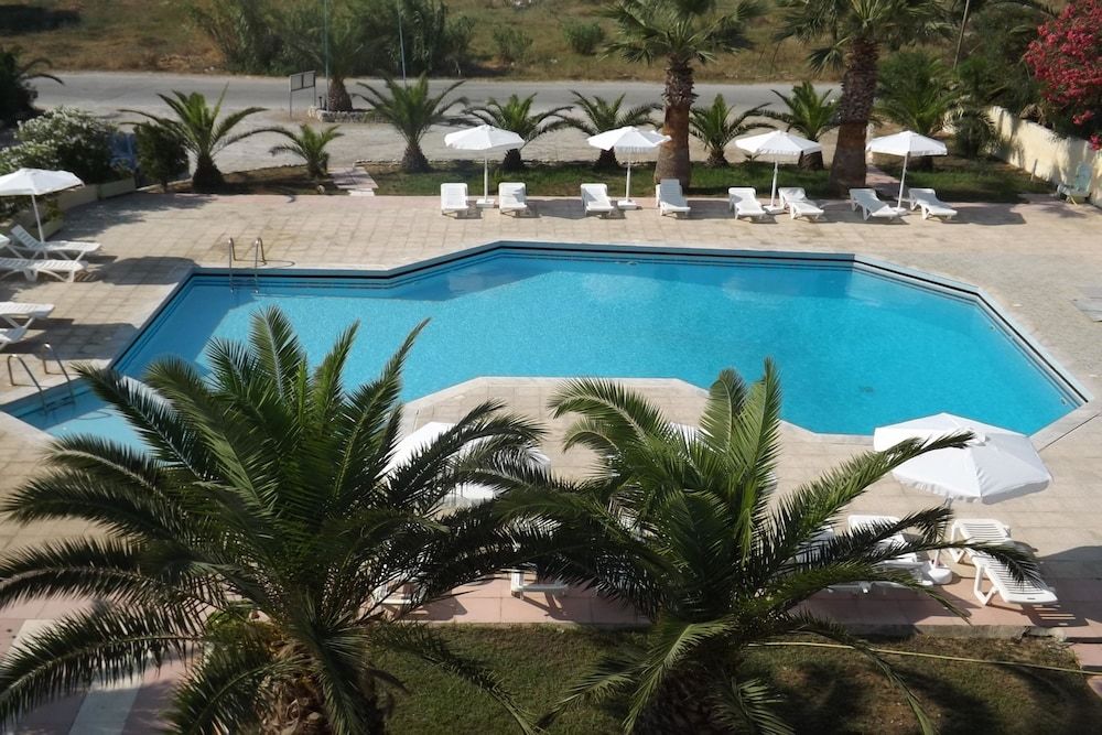 Leonidas Hotel & Studios 1