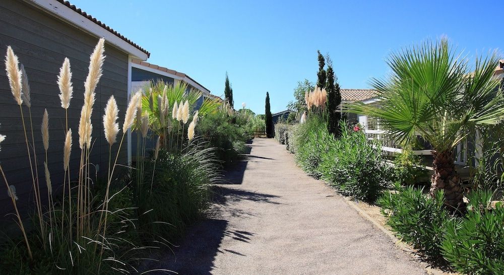 Camping Hameau Des Cannisses 1