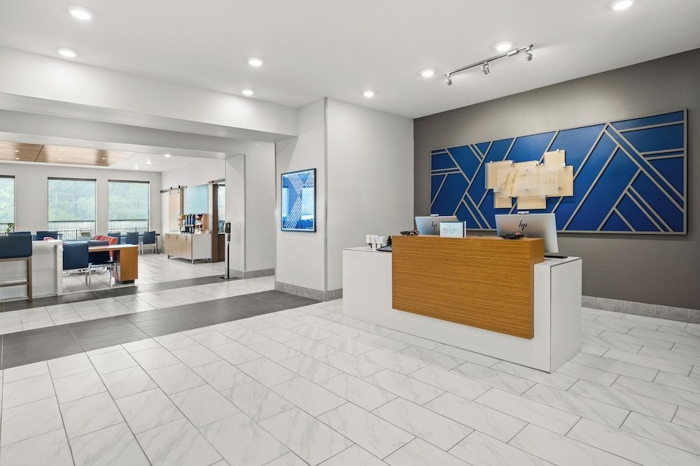 Holiday Inn Express ASHEVILLE - WOODFIN by IHG 2